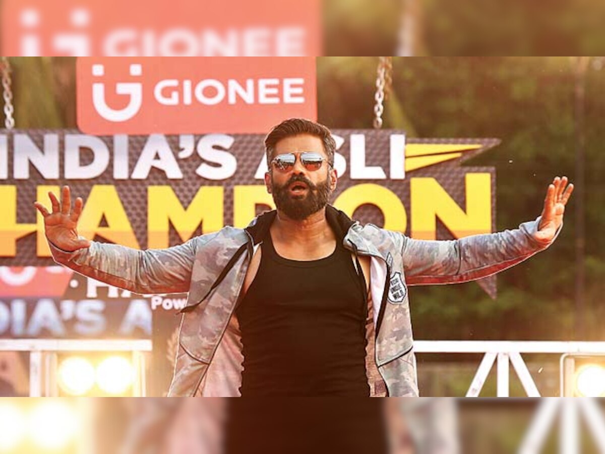 Suniel Shetty grooves to his 90s hits on 'India Ka Asli Champion'