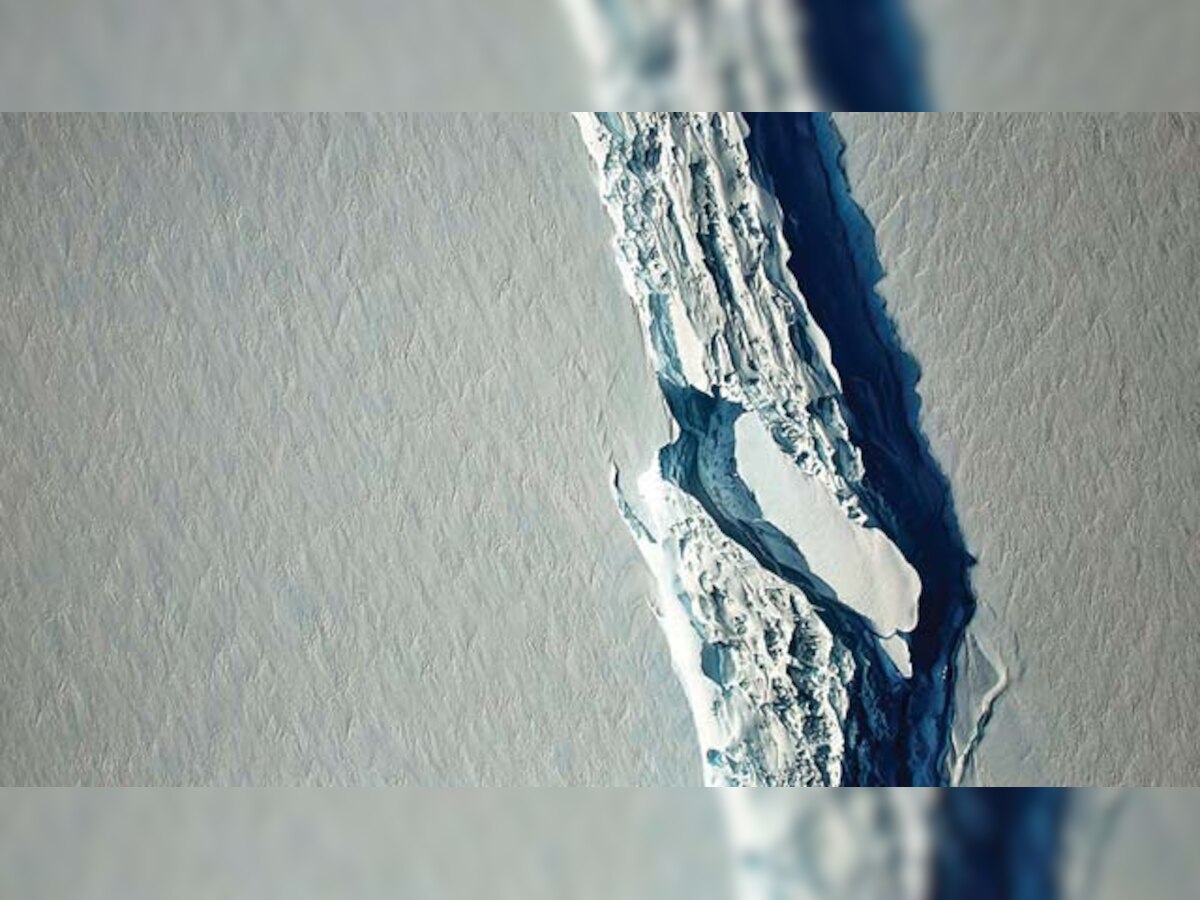 Iceberg four times the size of Delhi, breaks away