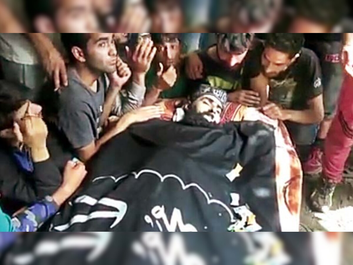 Terrorist's body wrapped in ISIS-like flag in Wani's town