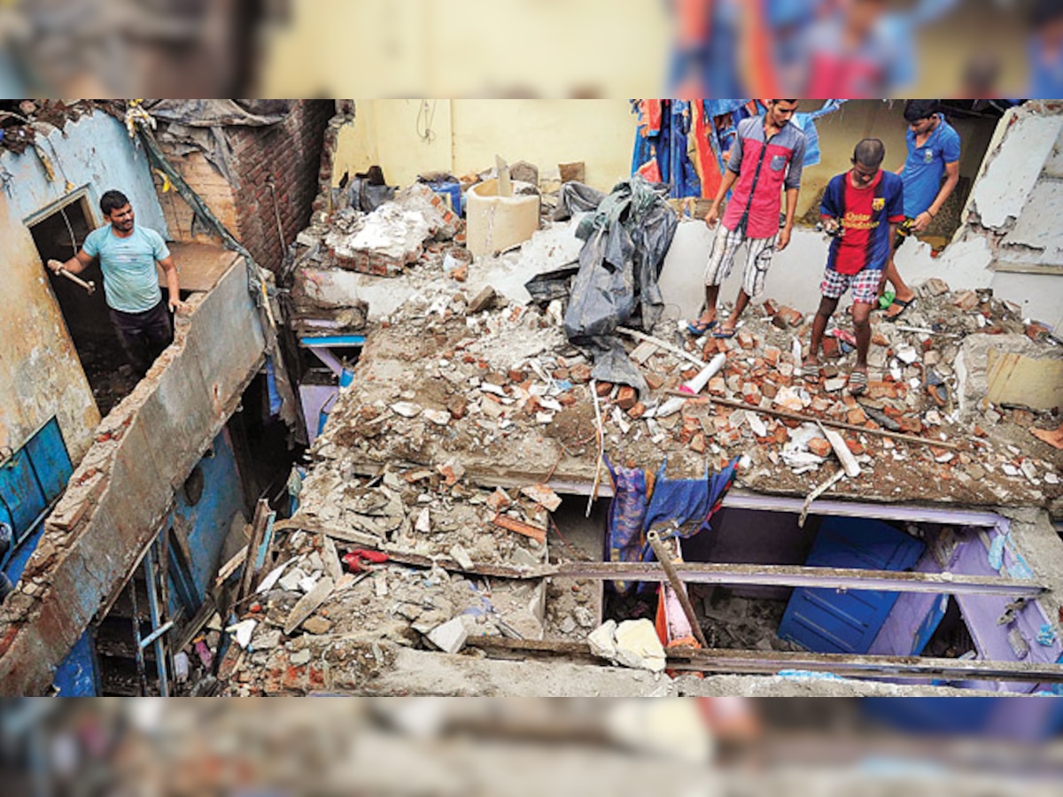 11 injured in Dharavi house collapse