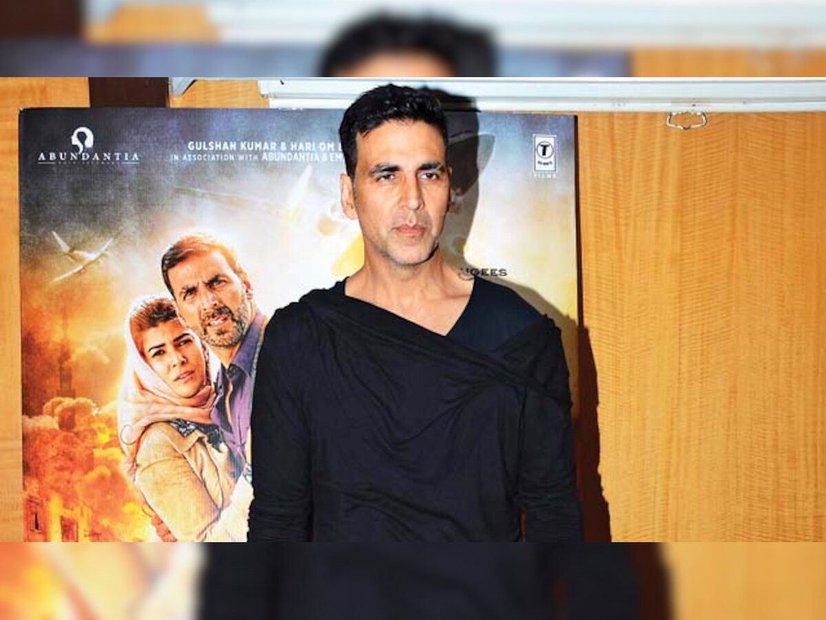 Akshay Kumar ignored again, this time at a recent awards show! 