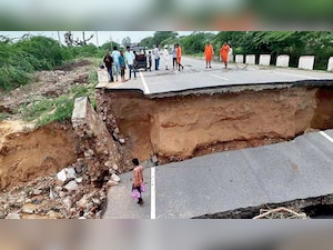 Heavy rains continue to create flood-like situation across state