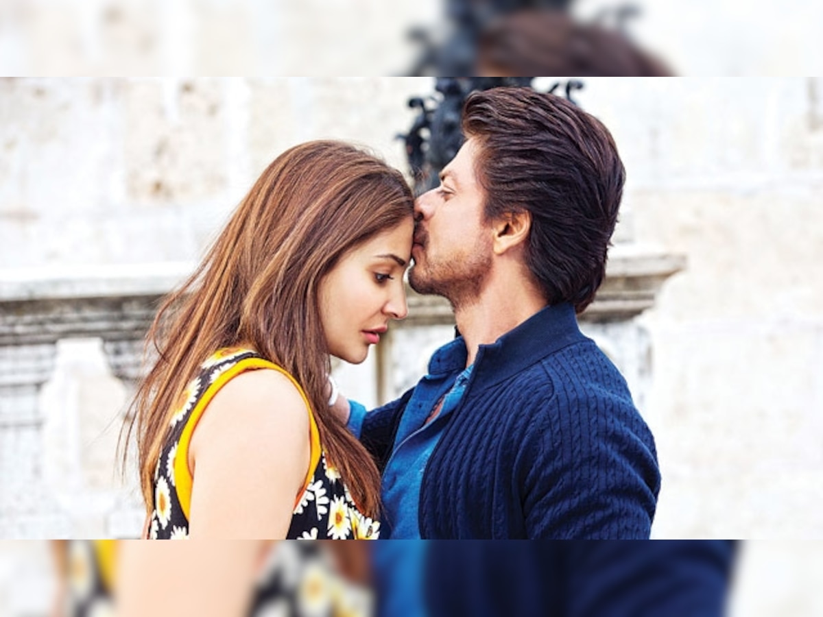 'Jab Harry Met Sejal' Review: Shah Rukh Khan, Anushka Sharma's chemistry makes the film charming