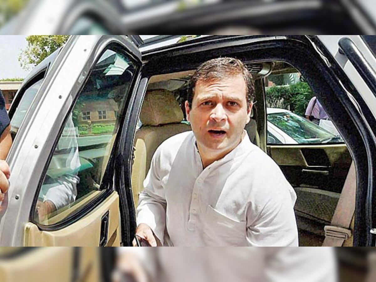 Stones pelted at Rahul Gandhi's car in Gujarat