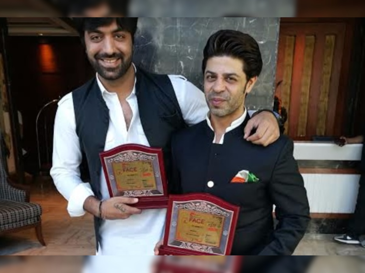 Ssumier Pasricha aka Pammy Aunty and singer Akhil Sachdeva receive 'Rajdhani Ratn Award'