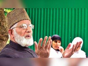 Terror funding: NIA raids Geelani's aide