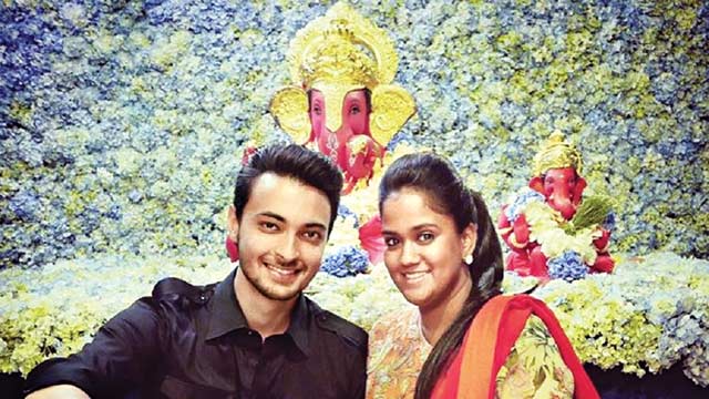Salman Khan's sister Arpita Khan welcomes Lord Ganesha home; family,  friends arrive for Puja | Entertainment News - PTC Punjabi
