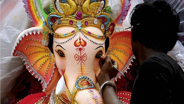 Ganesh top chaturthi 2017