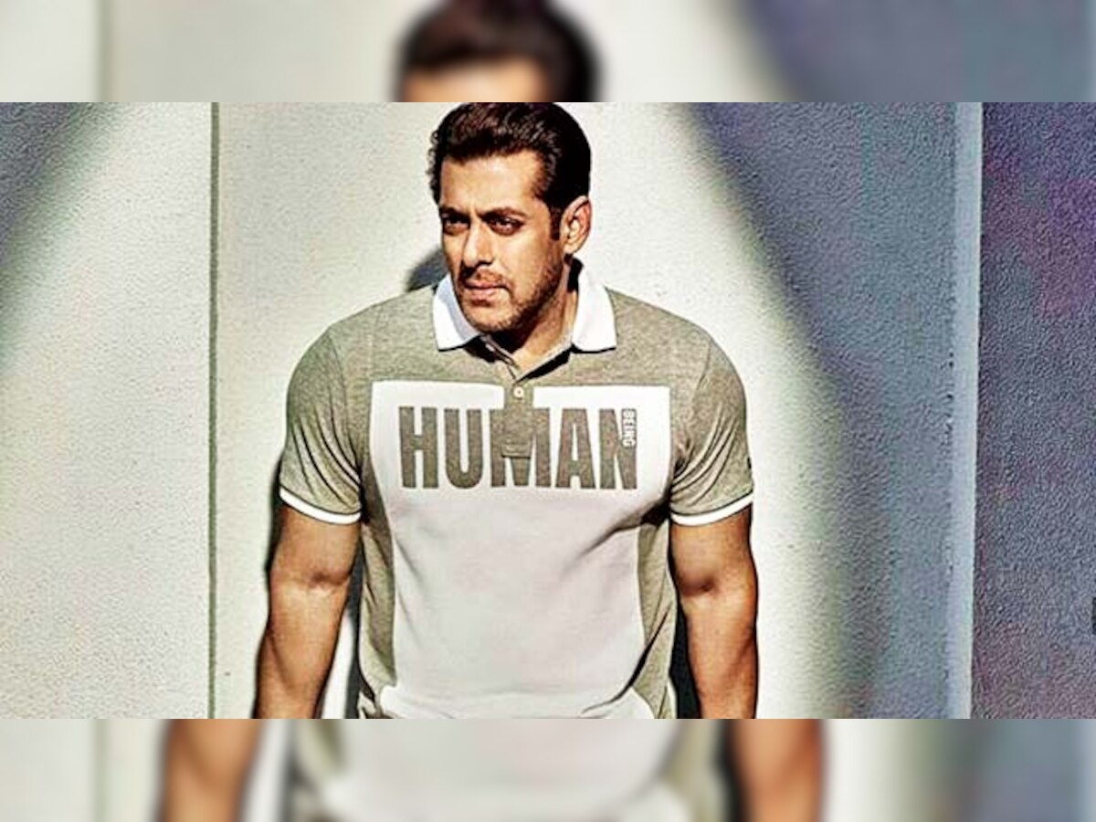 Salman Khan to pick either Aamir Khan or Ajay Devgn to attach 'Tiger Zinda Hai' trailer?