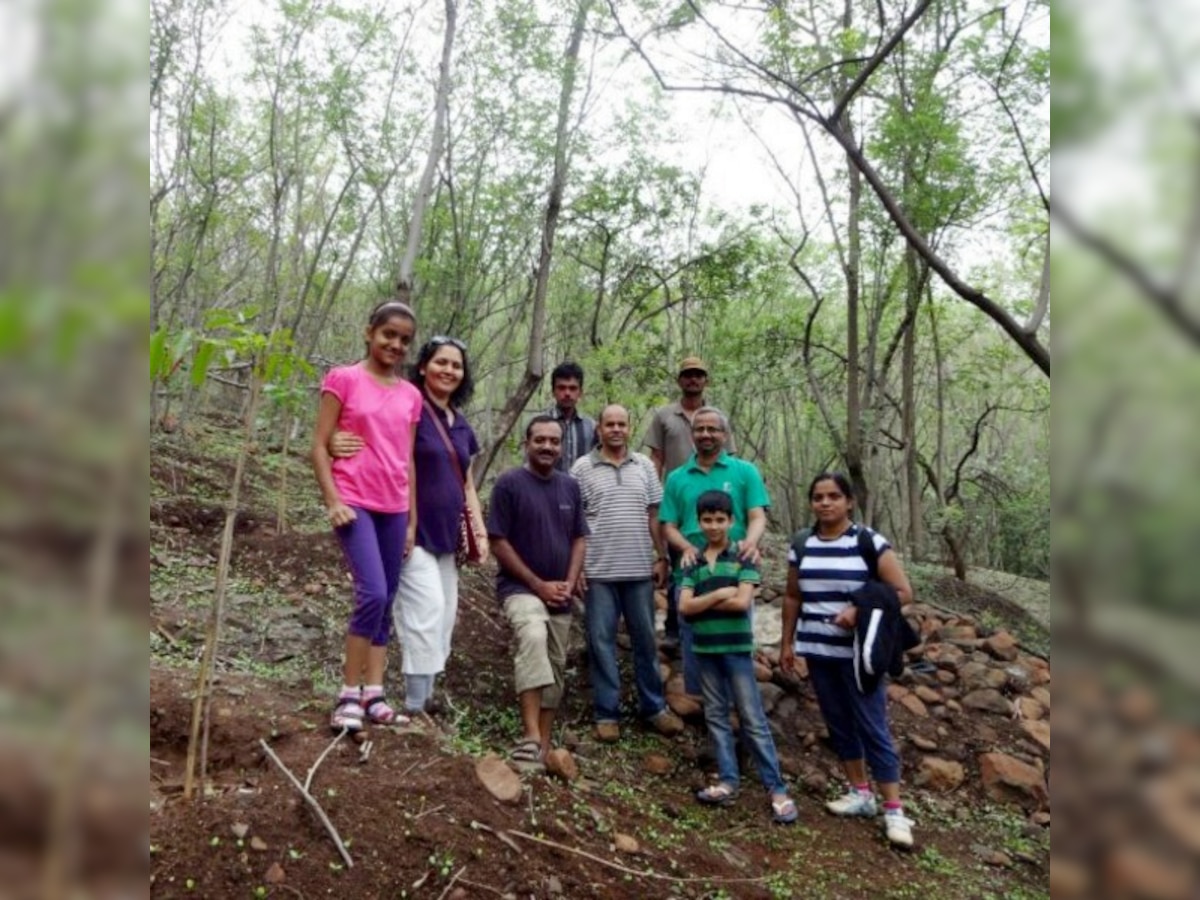 Couple plants 800 trees in Vetal Tekdi area