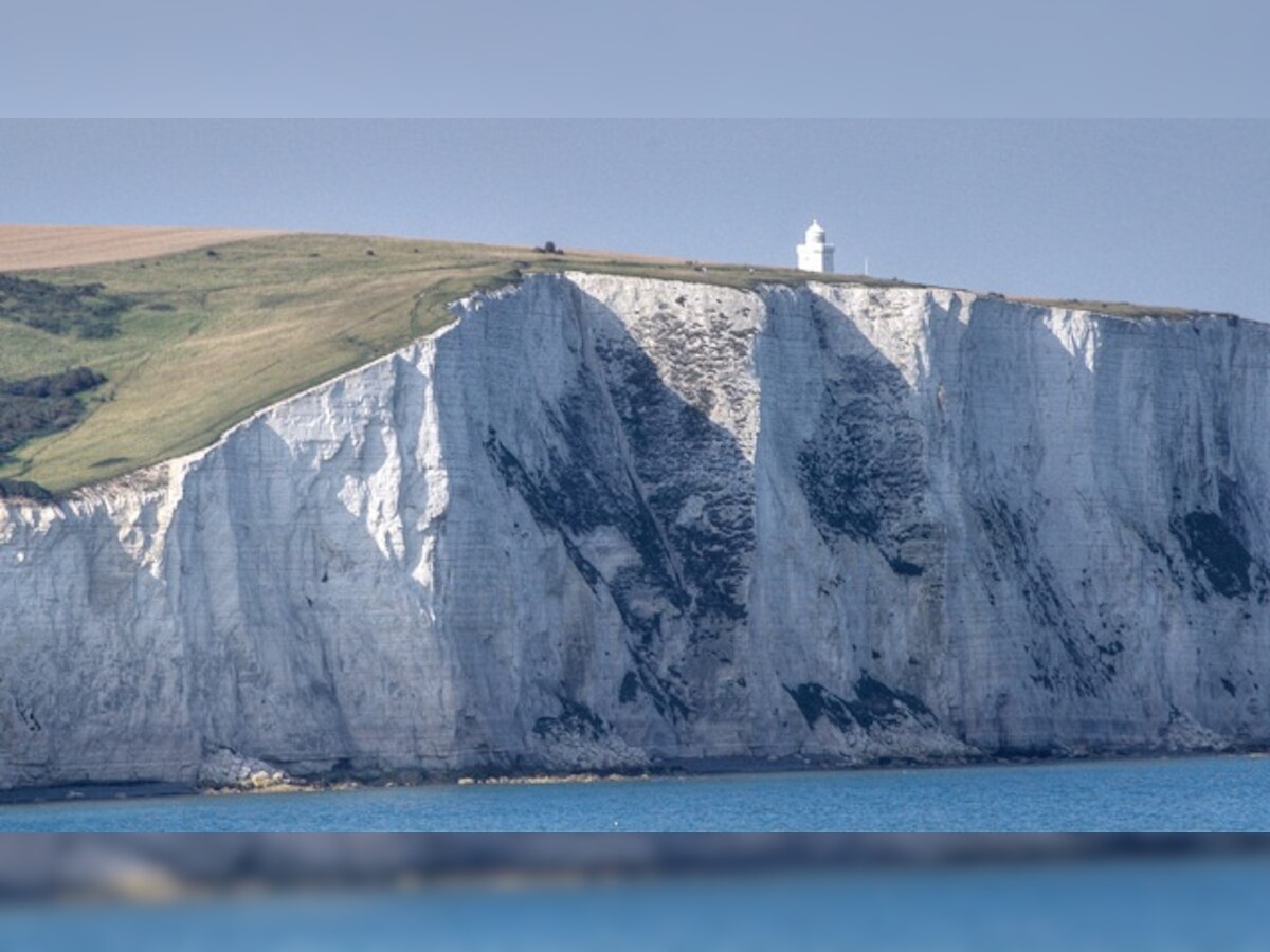 Scientists discover space dust in white cliffs of Dover