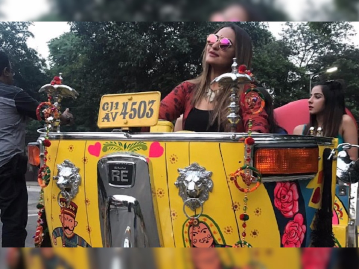 Here's how Sonakshi Sinha brought the streets of Ahmedabad to a halt!