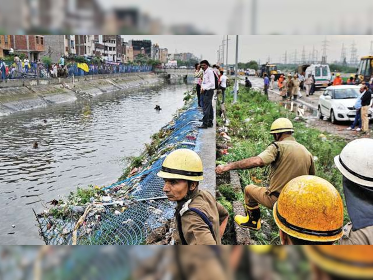 New Delhi: NGT questions why highway authority didn't lift waste in Ghazipur landfill that killed 2 people