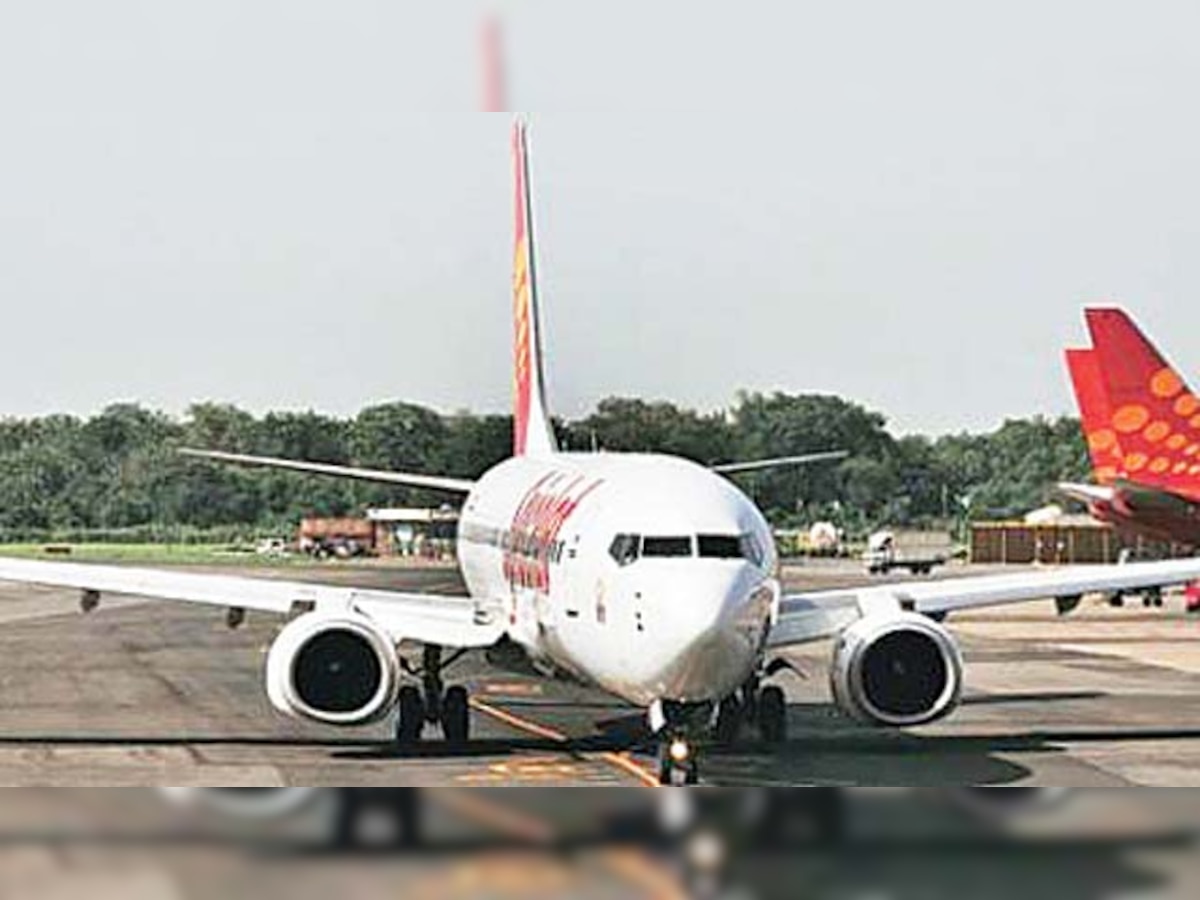 SpiceJet plane overshoots runway in Mum