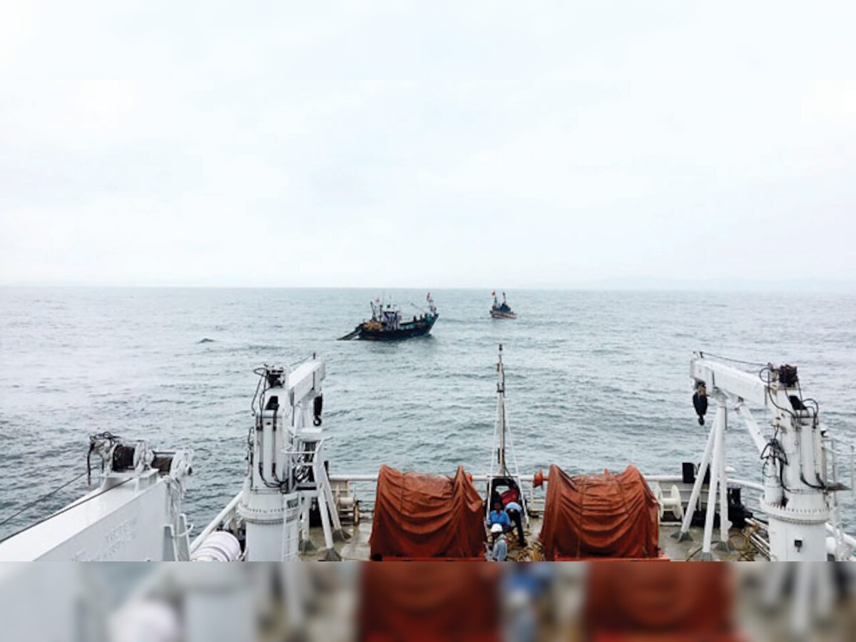 19 fishermen rescued from boat adrift in sea