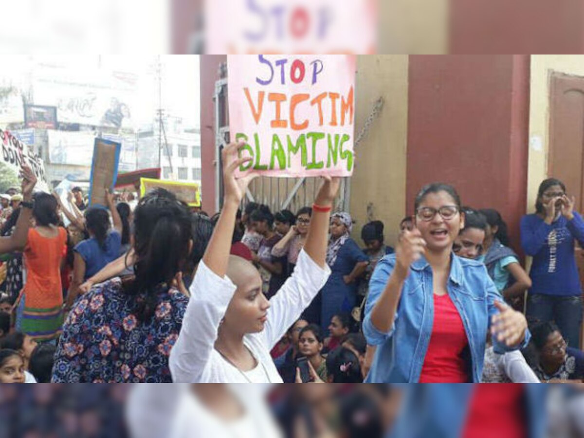 Ahead of PM Modi's Varanasi visit, BHU girl students block road to protest against molestation incident