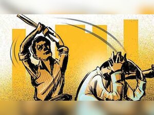 Senior journalist assaulted by Kerala police; investigation underway