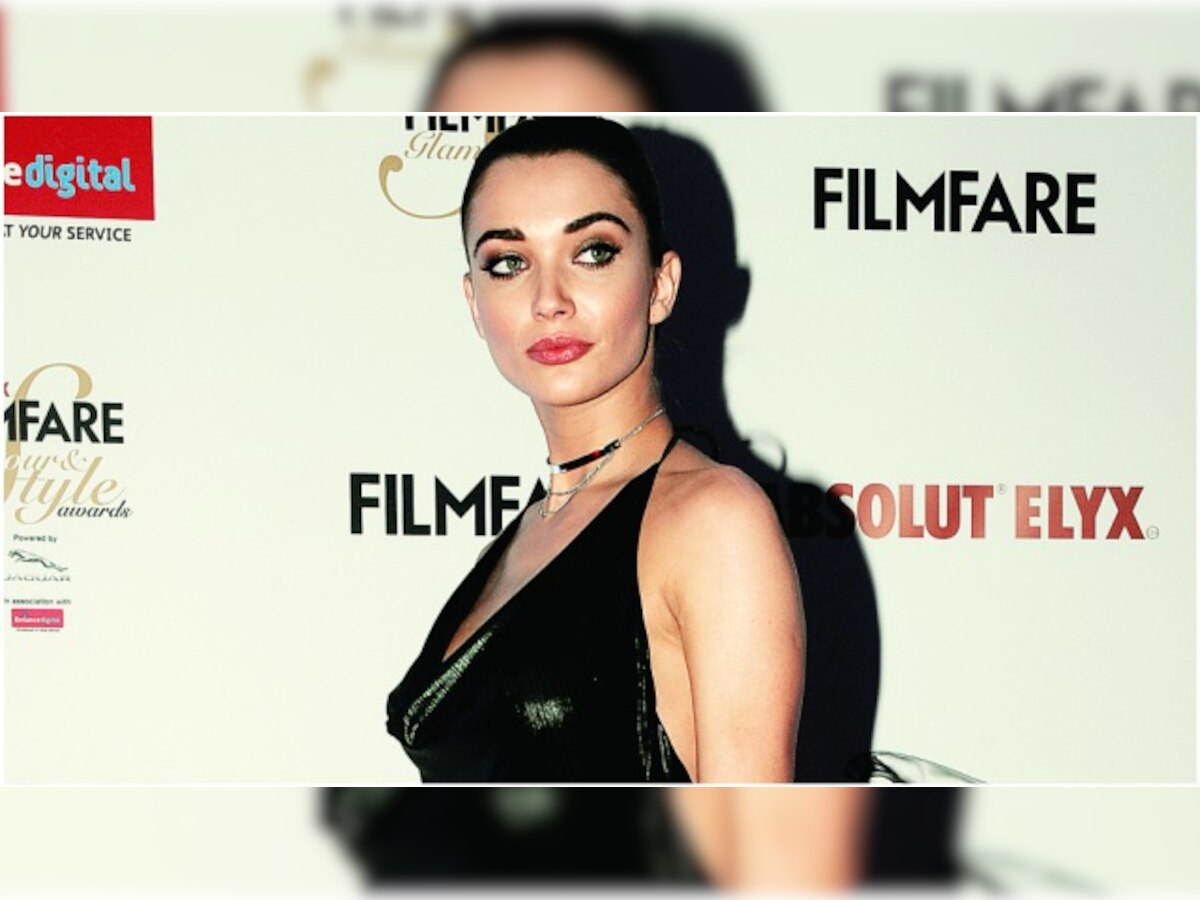 Amy Jackson to make her International TV debut with the series 'Supergirl'