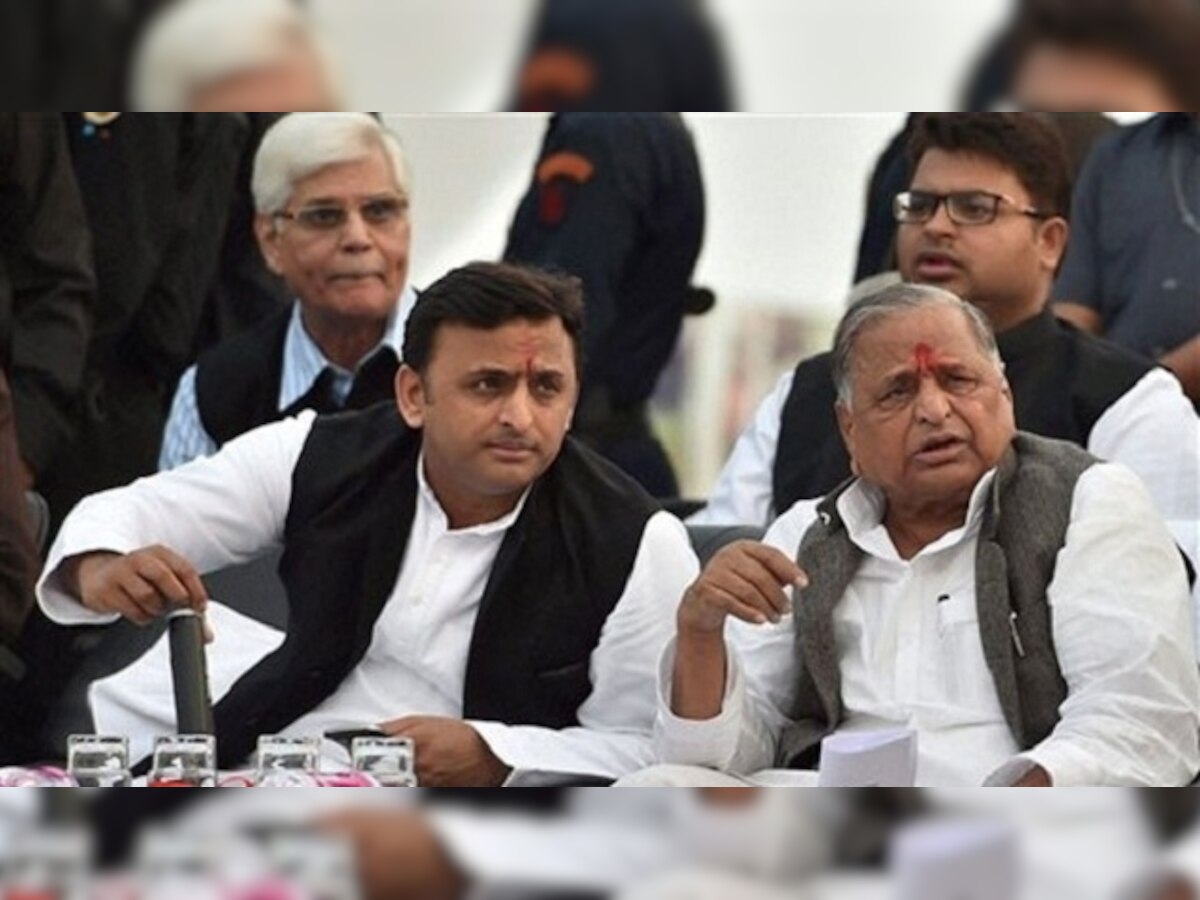 Uttar Pradesh: Akhilesh Yadav meets Mulayam; experts call it a reconcillatory move