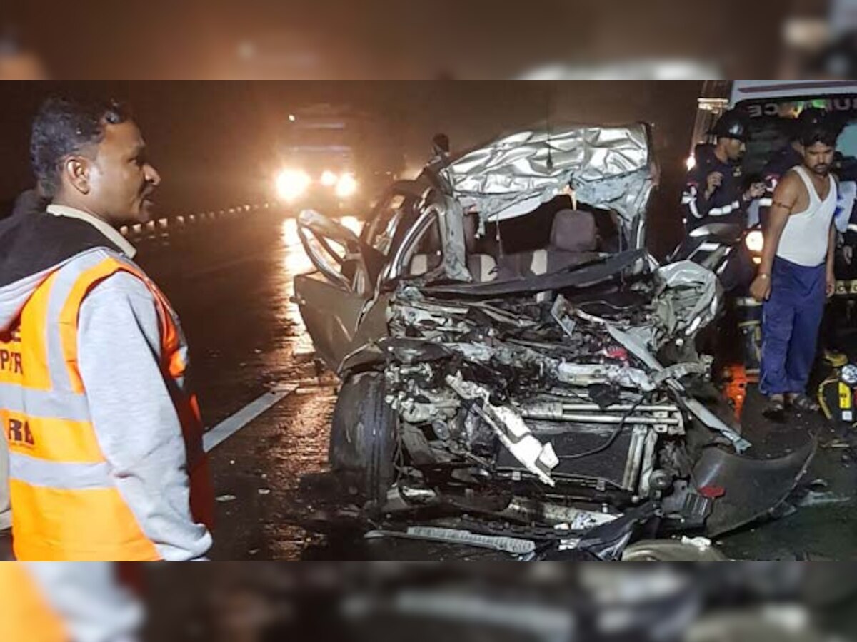 Three die on Mumbai-Pune Expressway after car crashes into container