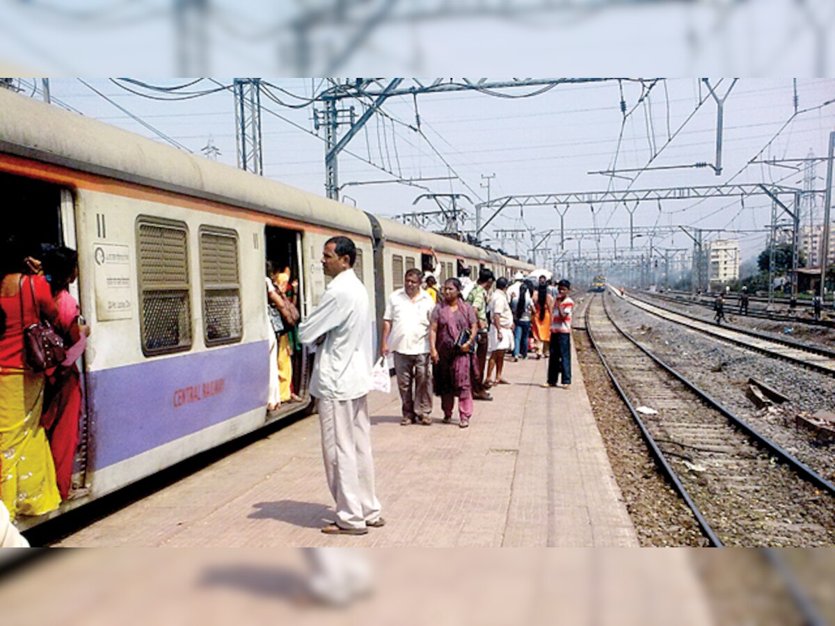 Commuters irked by lack of additional trains on CSTM-Kalyan line