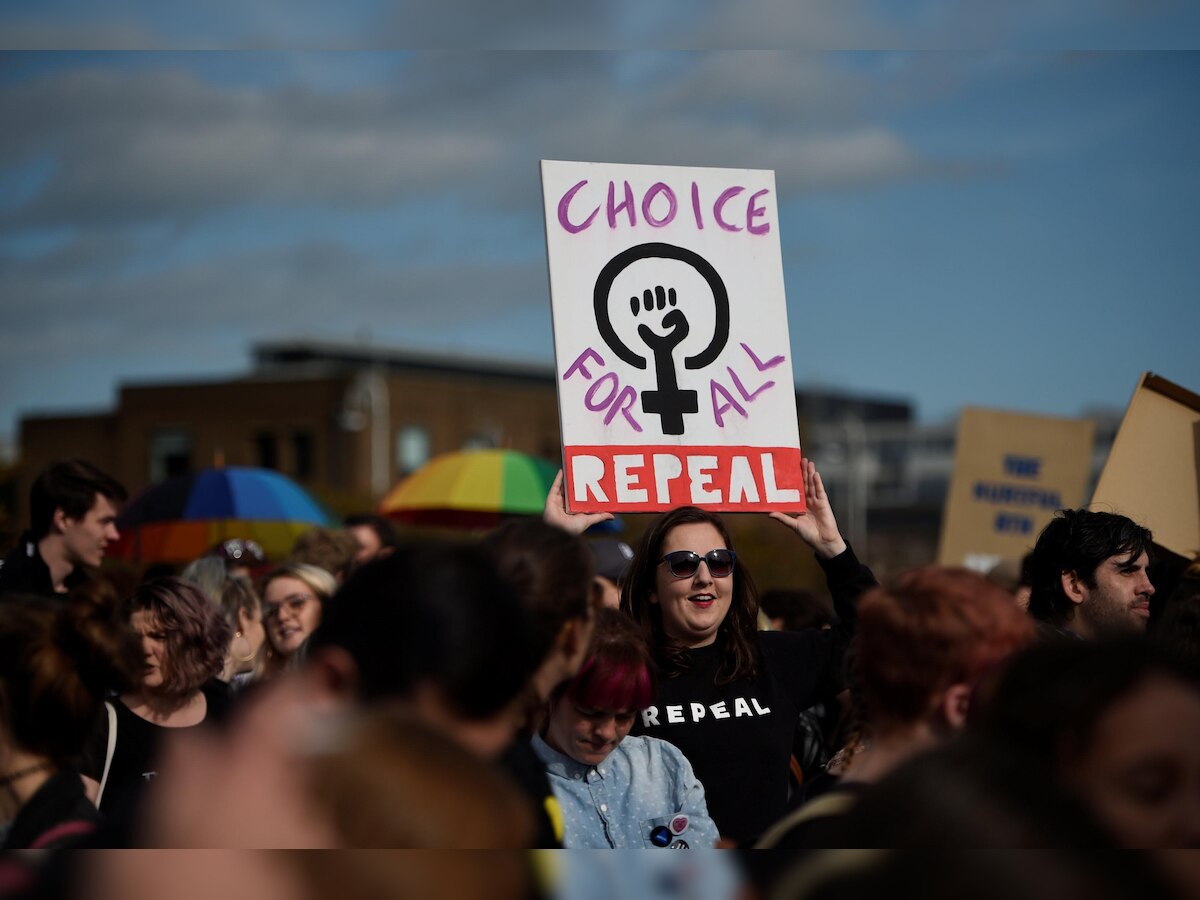 Ireland: People march in Dublin to demand relaxation in abortion laws