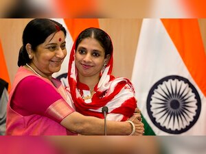 Watch: Sushma Swaraj appeals to people to find Geeta's parents, offers Rs 1 lakh reward 