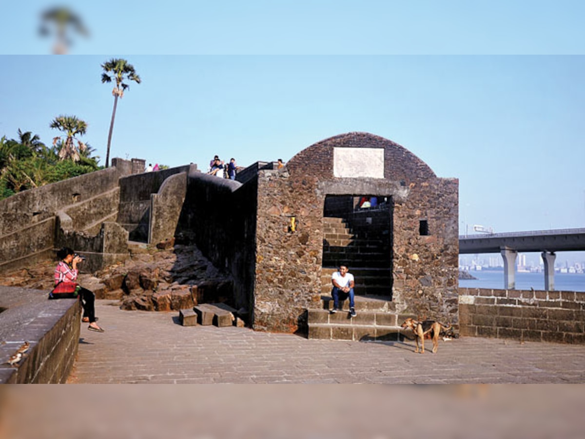 Bandra Fort soon to be rid of encroachers