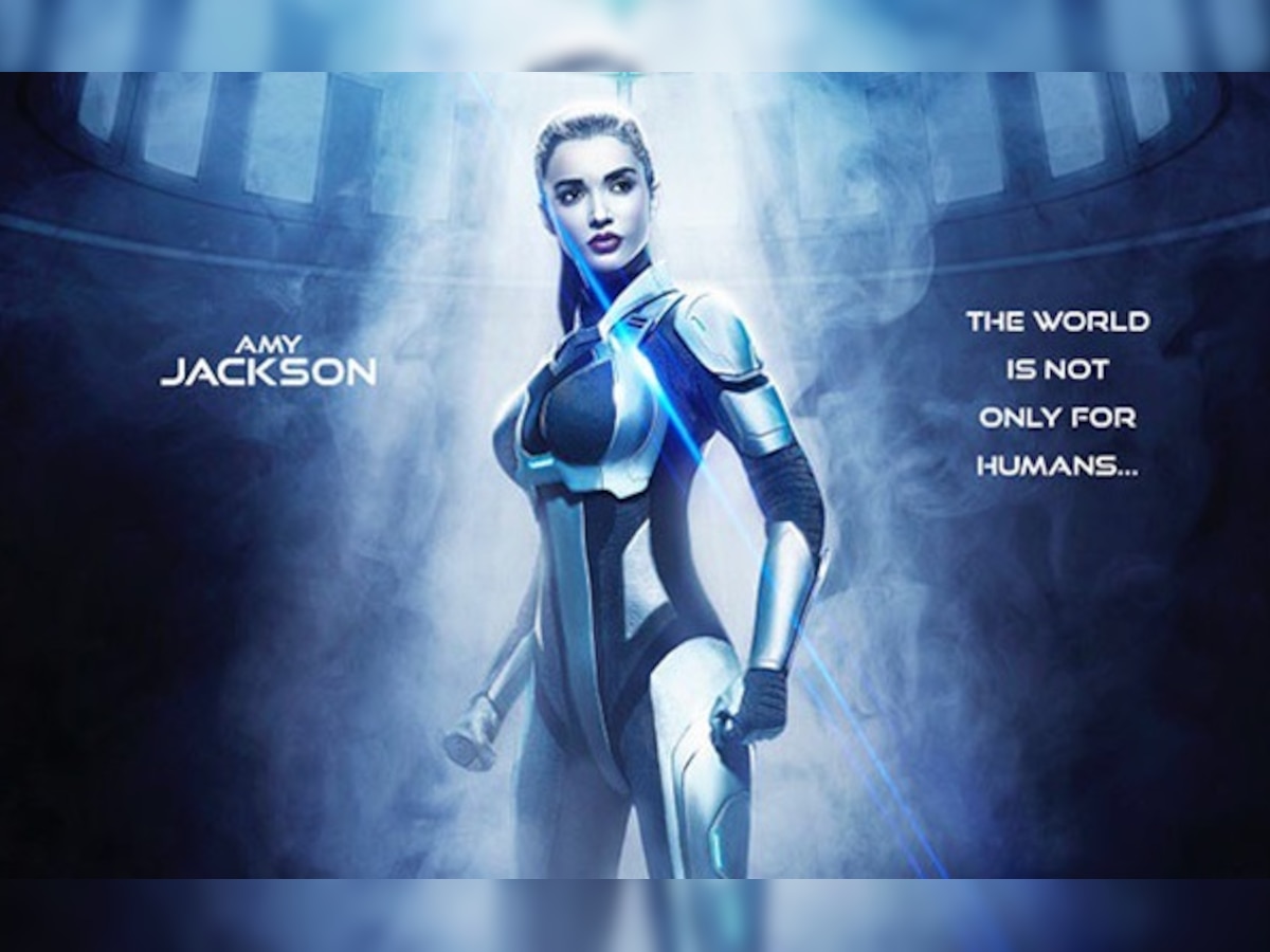 Amy Jackson's FIRST LOOK in Rajinikanth-Akshay Kumar's '2.0' reminds us of Kangana Ranaut in 'Krrish'!