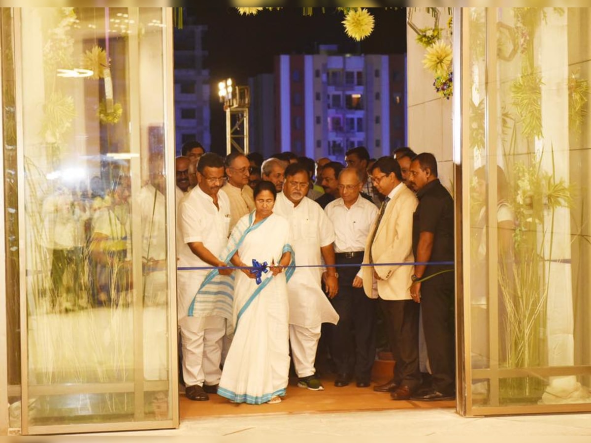 SEE PICS: Mamata Banerjee inaugurates Biswa Bangla Convention Centre; calls it 'biggest in Eastern India'