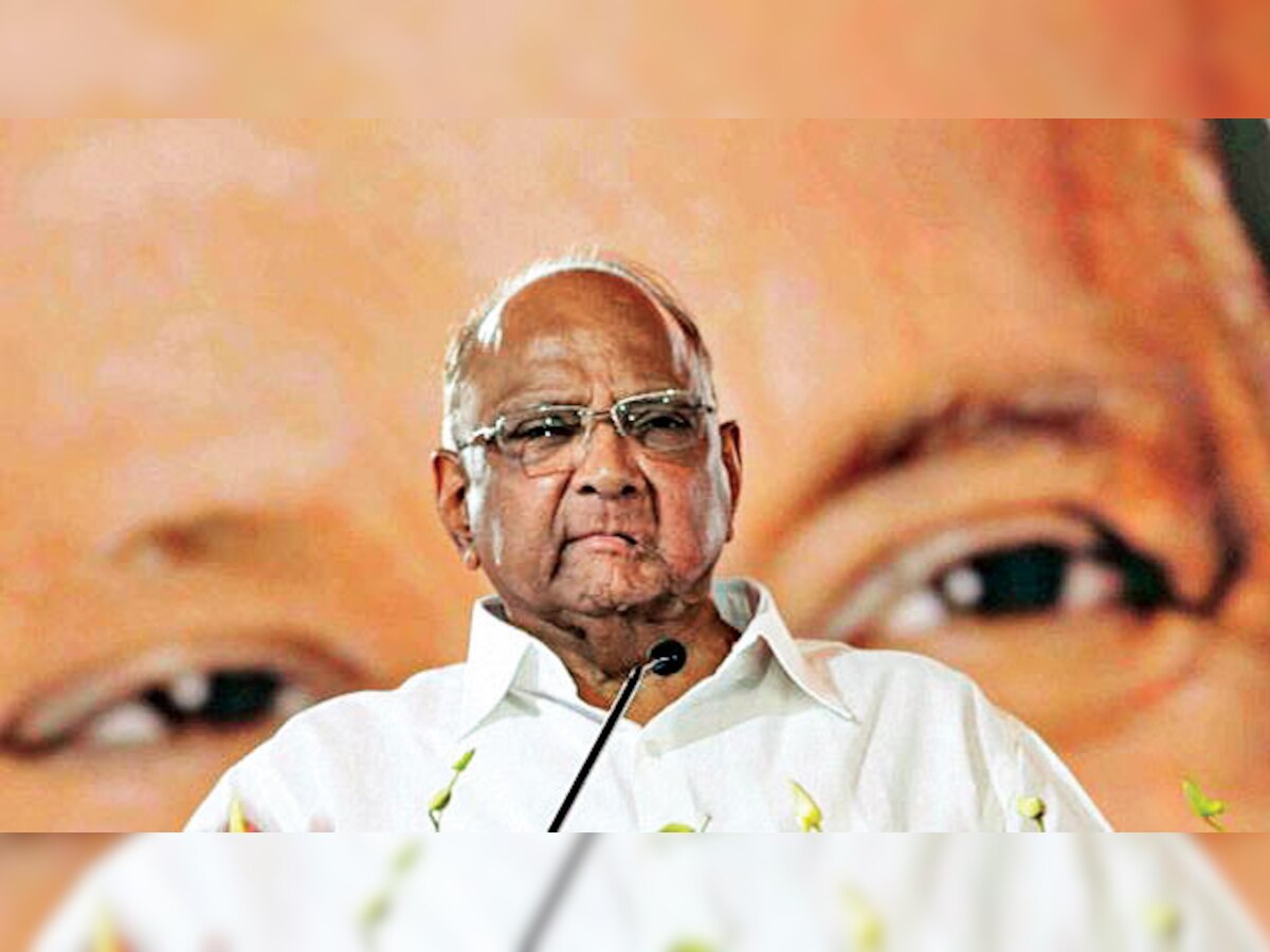 Sharad Pawar shown blag flags in Pune