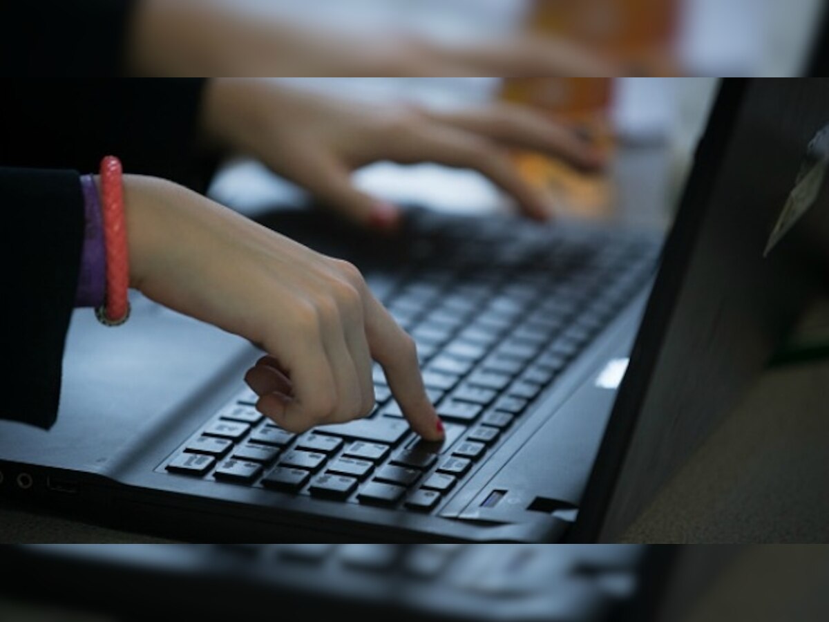 Laptops pose fire hazard in checked baggage and should be banned: Report