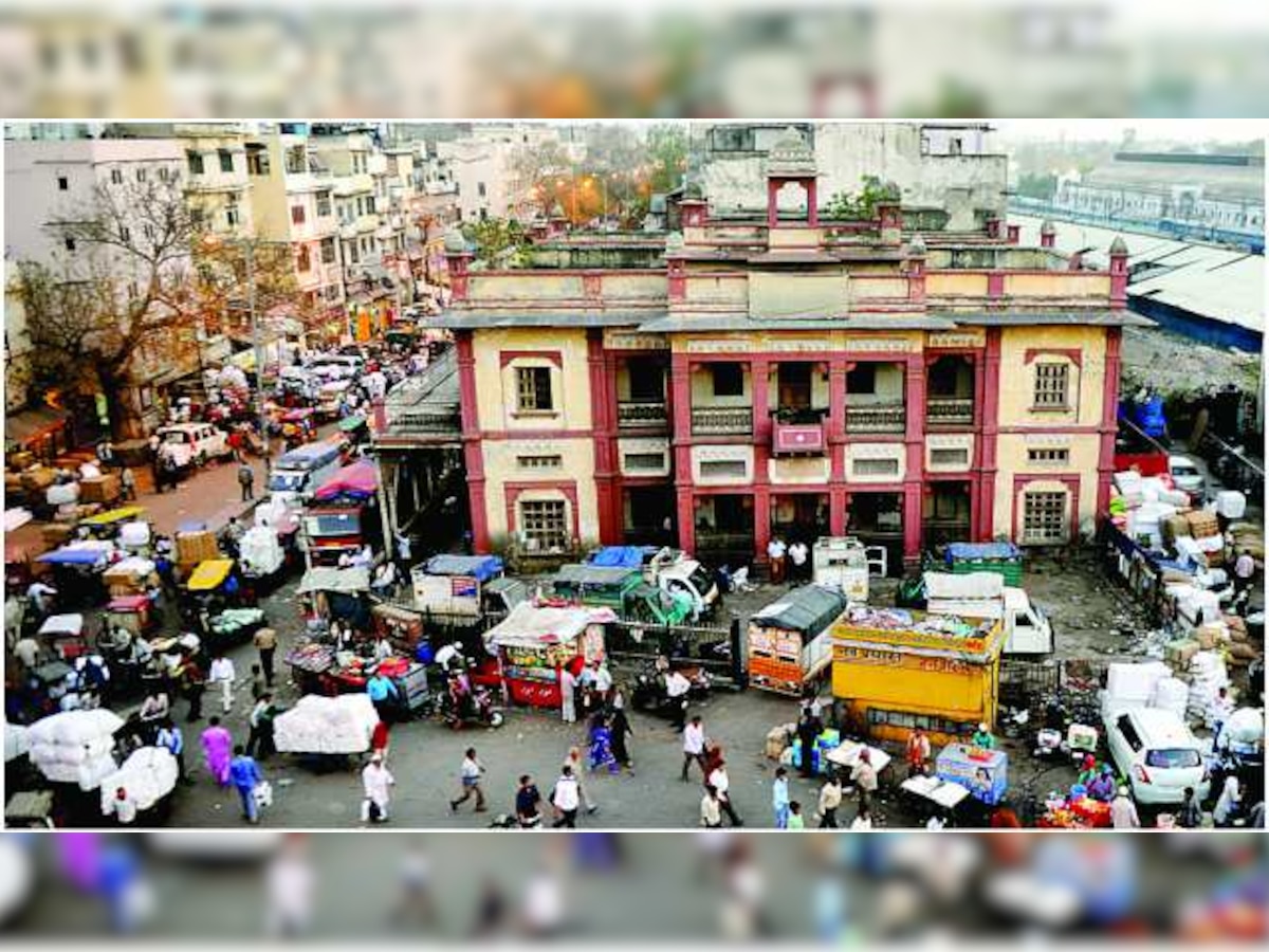 Loose wires over Chandni Chowk are like time bombs, says Delhi High Court