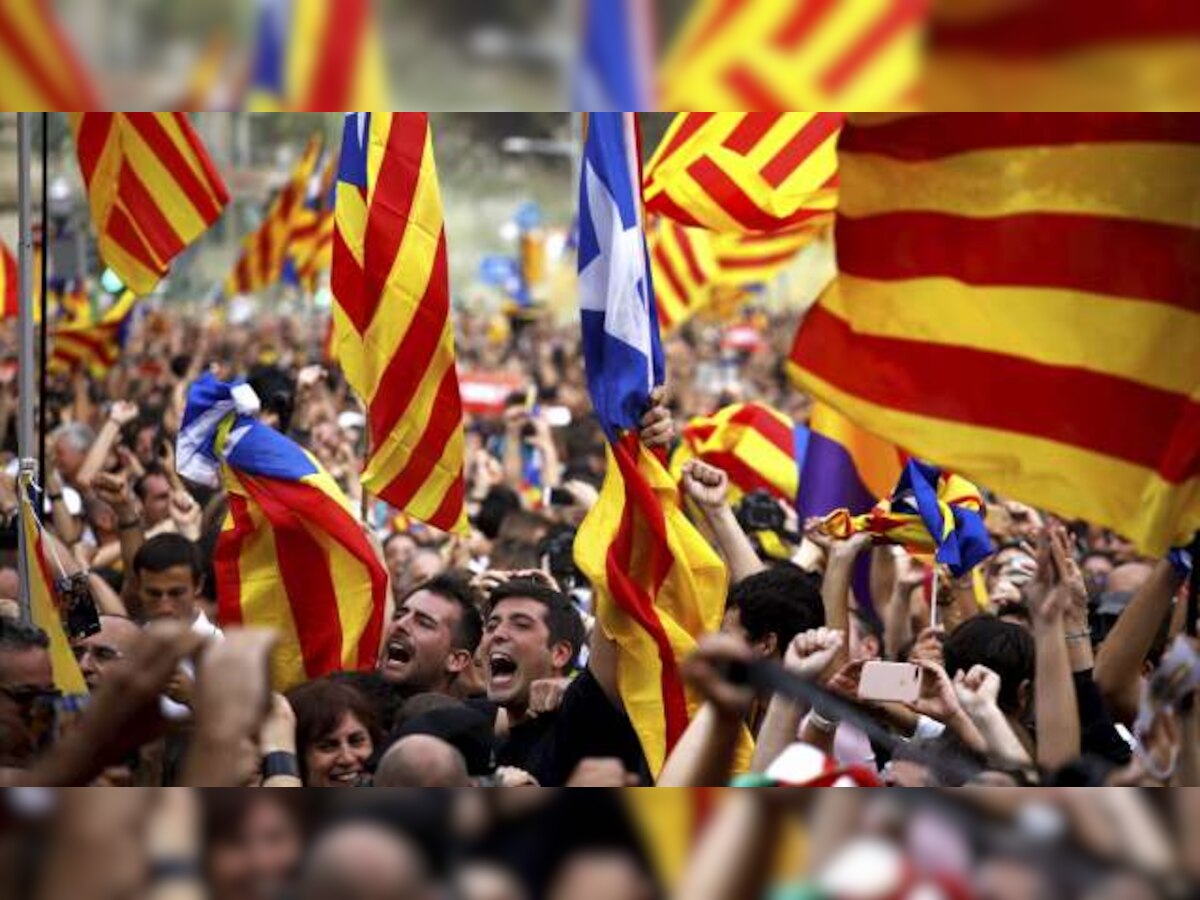 Catalonia referendum: Opinion poll gives slight lead to anti-independence parties