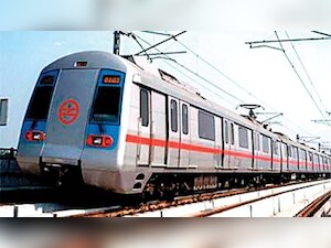 Delhi: Unable to cope with tuberculosis, cop commits suicide by jumping in front of Metro train
