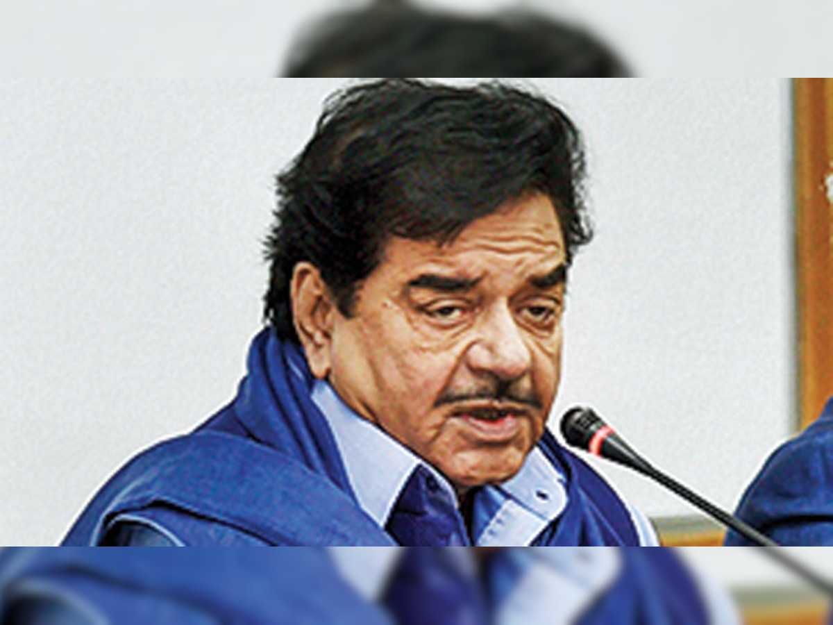 Shatrughan Sinha hints at 'political realignment'