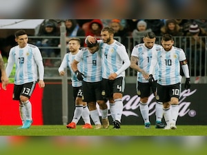 Argentina scrape past Russia in friendly 