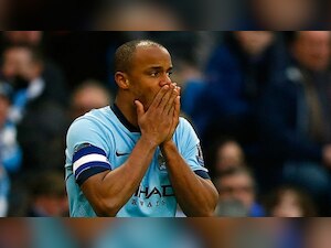 Vincent Kompany feels no pressure to win back Manchester City spot