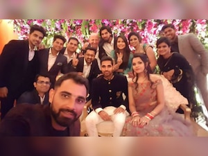 SEE PICS | Virat Kohli, MS Dhoni and Team India at Bhuvaneshwar Kumar's  wedding reception
