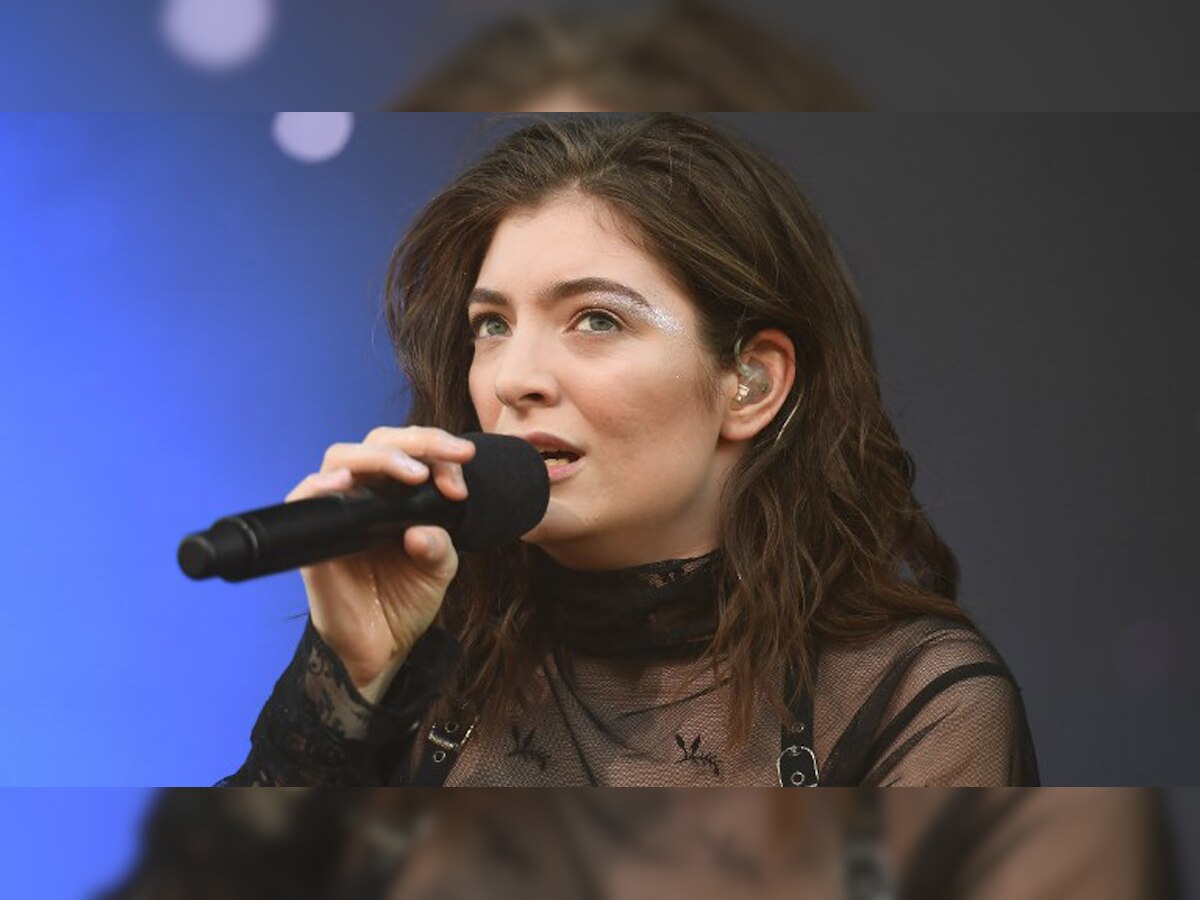 Singer Lorde cancels Tel Aviv gig after fans request to stay away from Israel