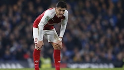 Manchester United look to hijack Alexis Sanchez's Manchester City move