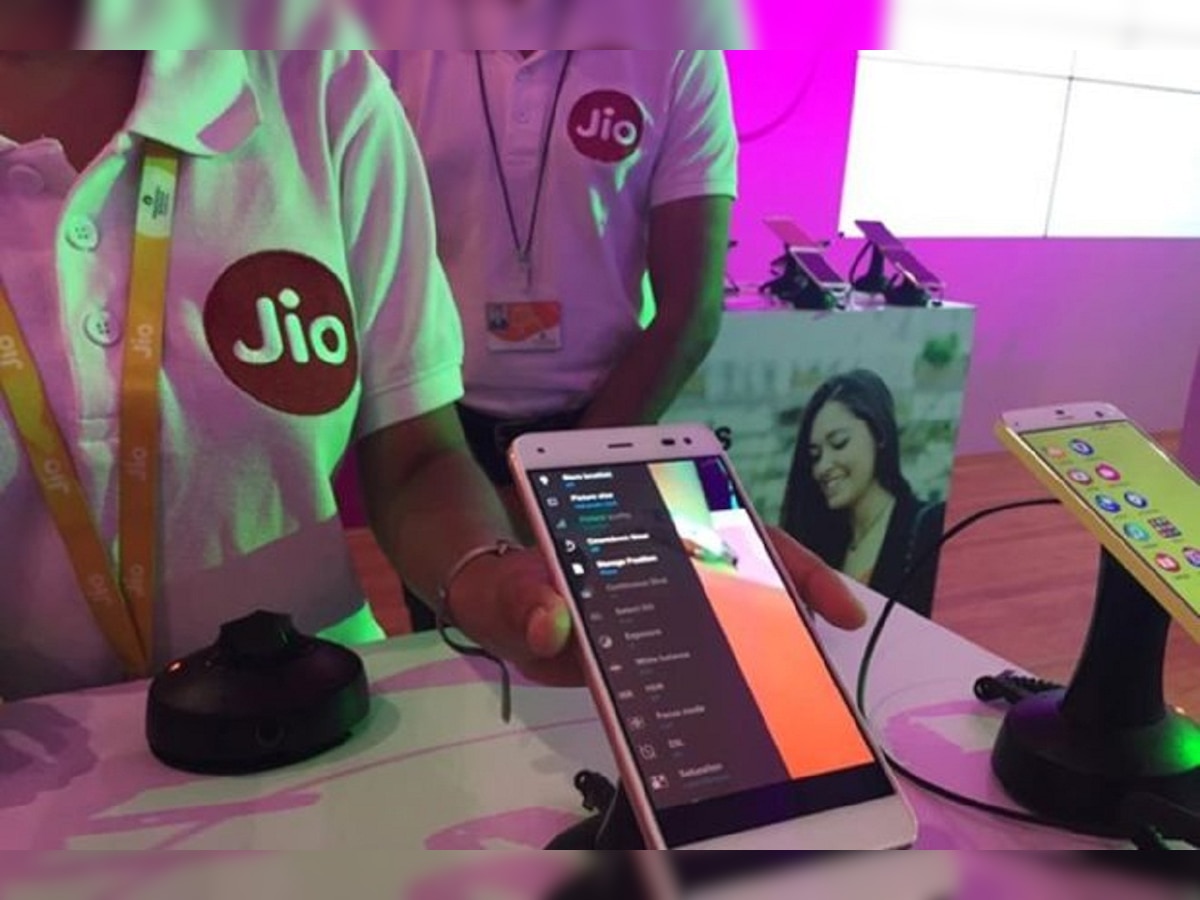 Reliance Jio small packs: Check out details of Rs 19, Rs 52, Rs 98 Plans 