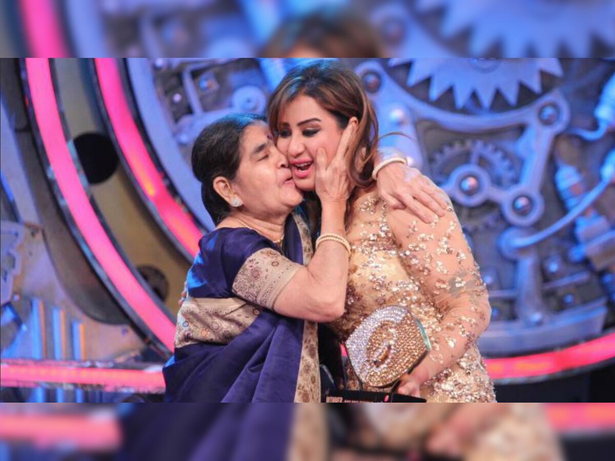 Check out! Bigg Boss 11 winner Shilpa Shinde's emotional moment with her mother