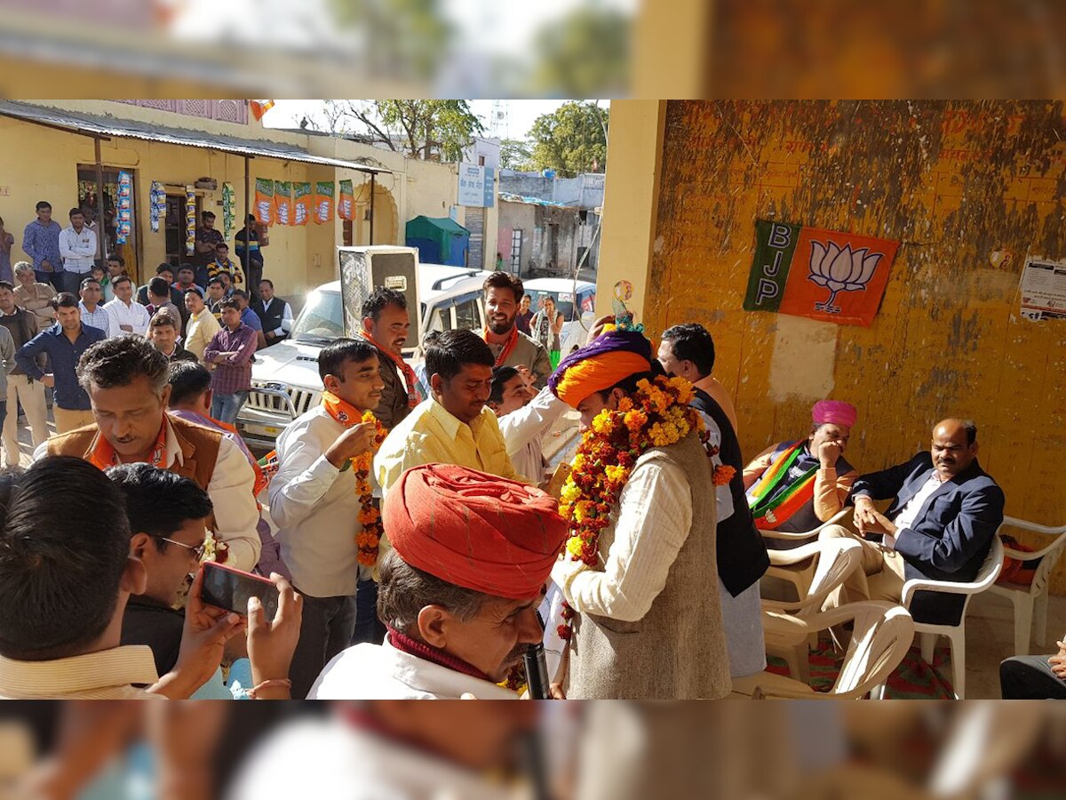 Jaipur: Party workers at voters’ dwar