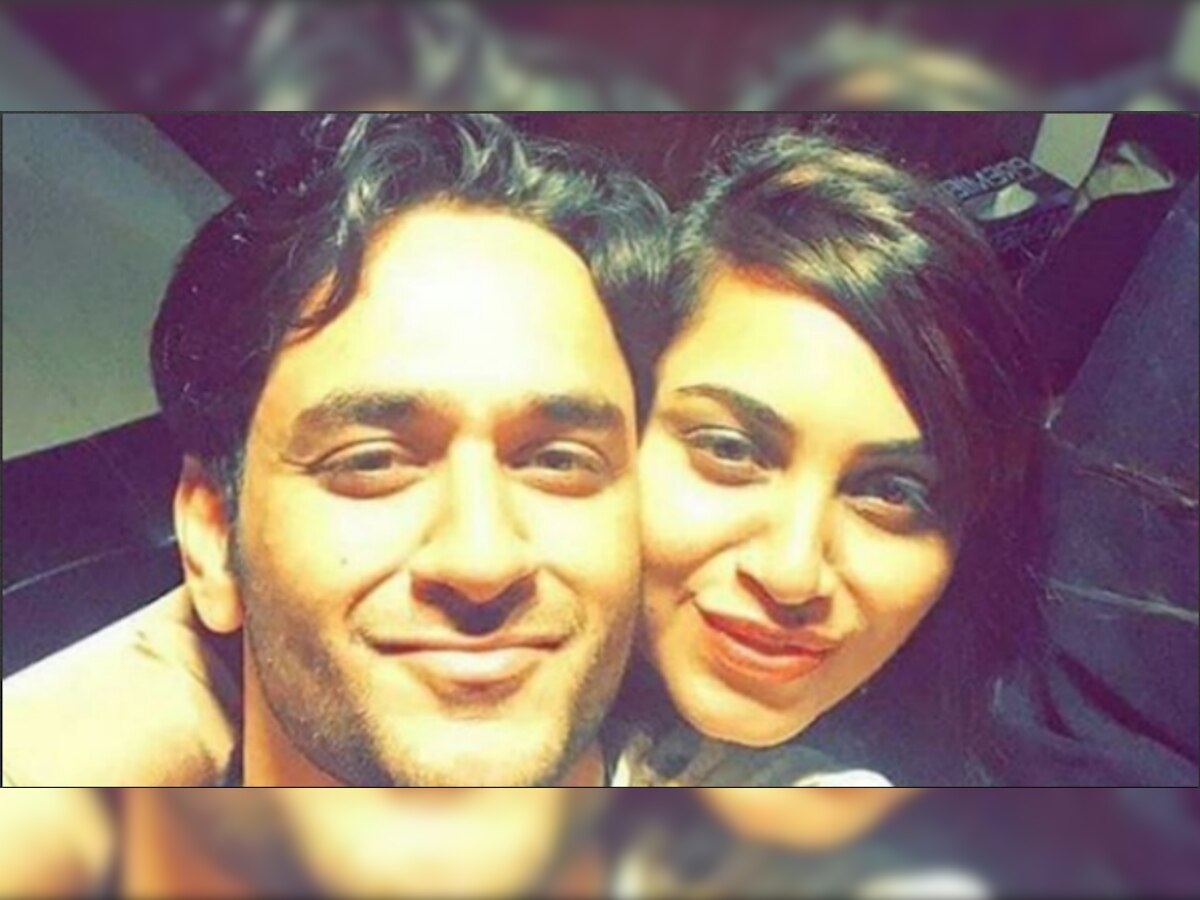 Bigg Boss 11 reunion! Hina Khan, Vikas Gupta, Priyank Sharma & Arshi Khan party together, see pics
