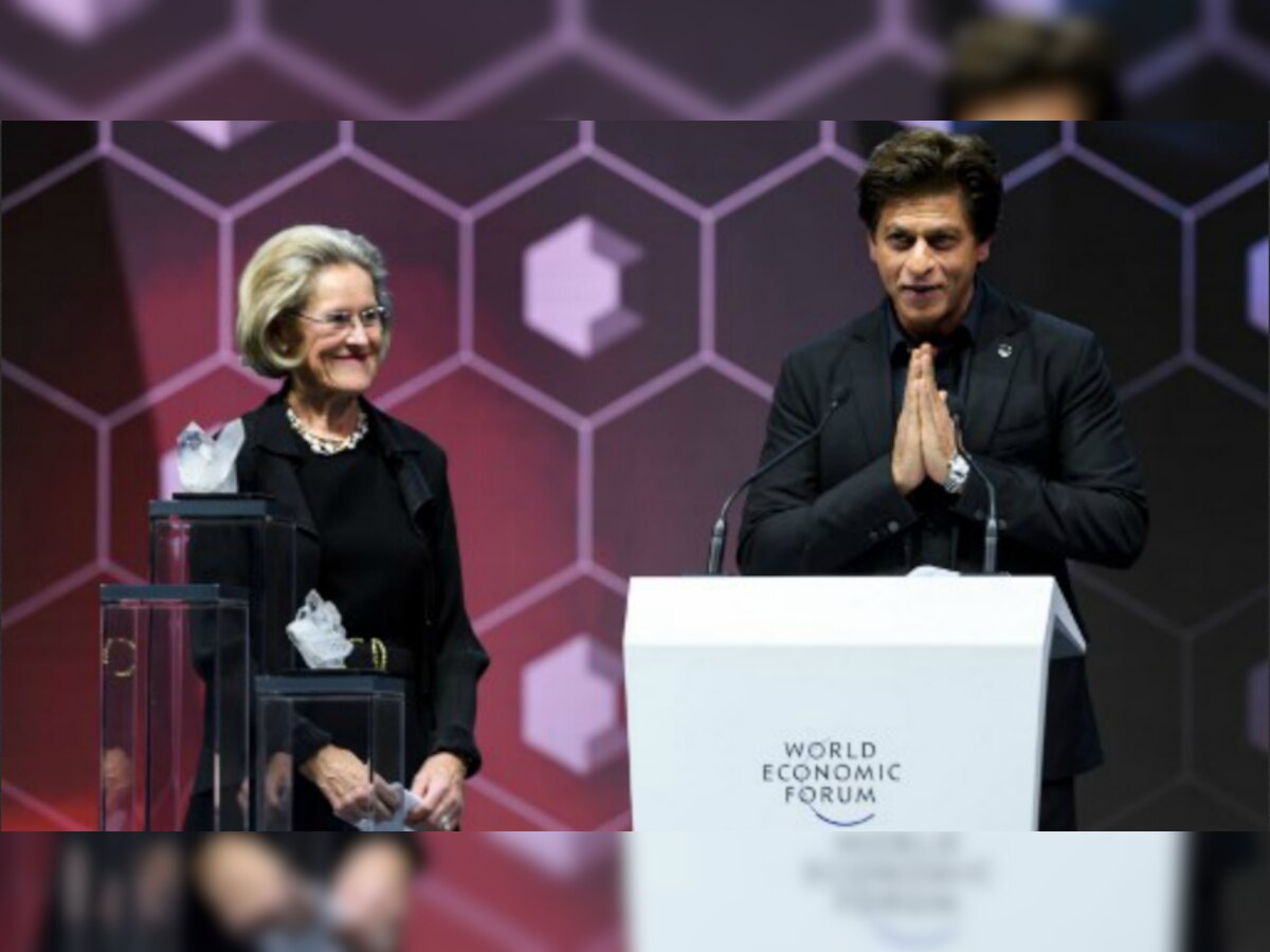Shah Rukh Khan honoured at World Economic Forum 2018, thanks wife Gauri, beti Suhana and sister for bringing him up well