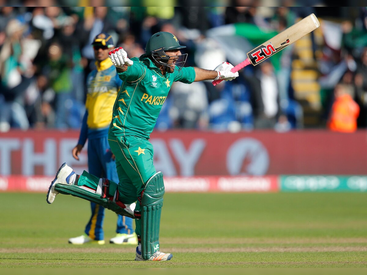 Pak legend advises struggling captain Sarfraz to consult MS Dhoni