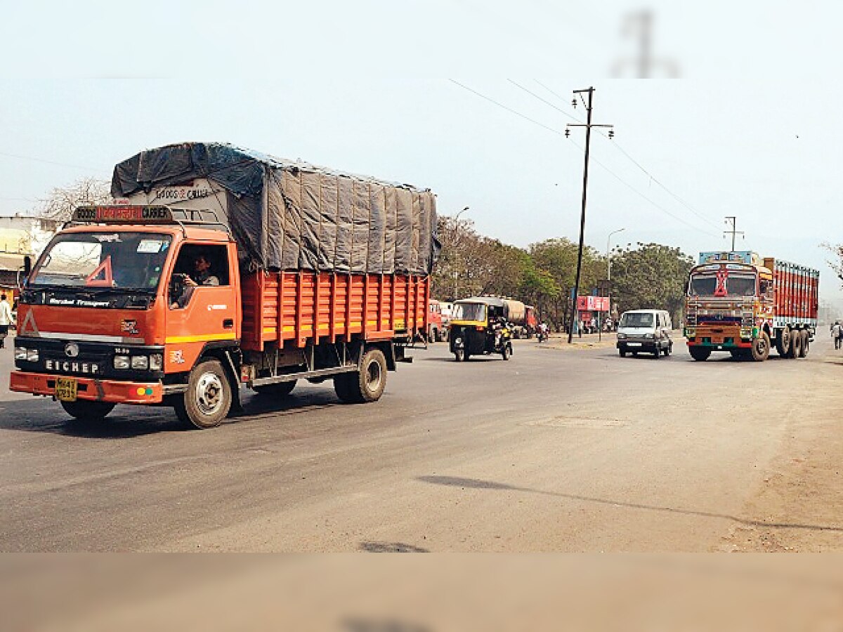 Traffic police restrict movement of heavy vehicles permanently