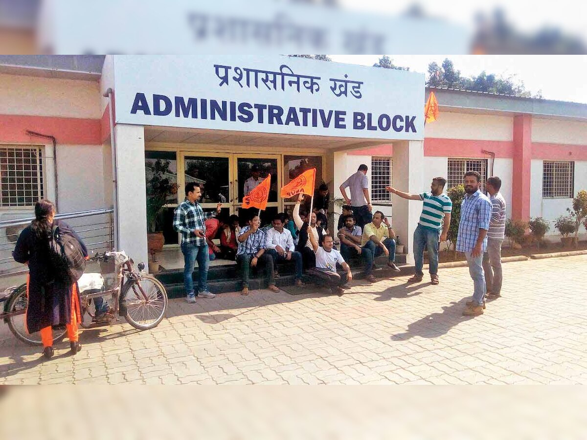 Spark of ABVP anger flare up CUG campus in protest