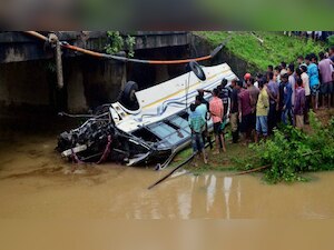 Bus falls into canal in West Bengal's Murshidabad, at least 6 dead